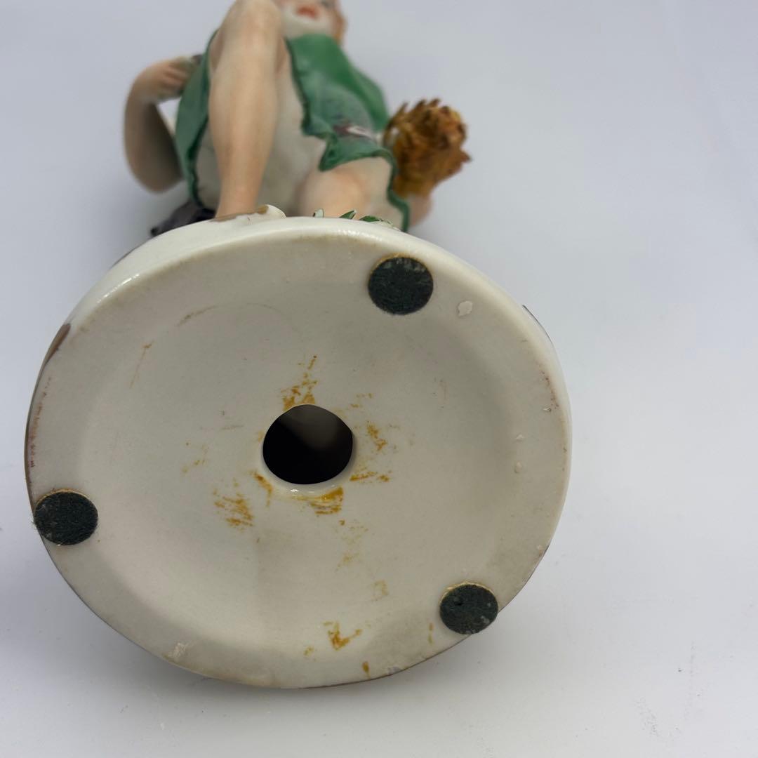 イタリア　カポディモンテの磁器人形　窯印　作者印あり
