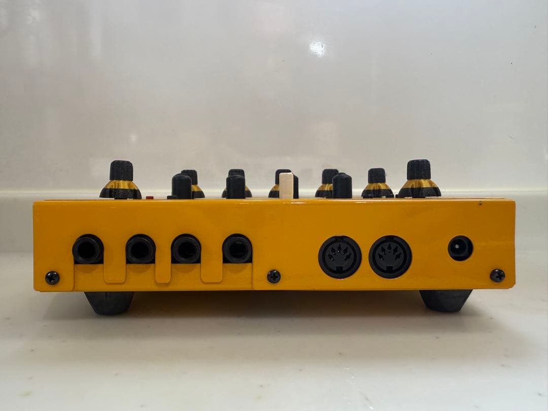 Dave Smith Instruments Mophoアナログシンセサイザー