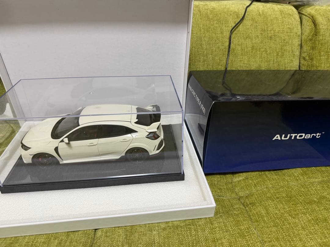 AUTOart ホンダ シビックtype R FK8 1/18 ミニカー