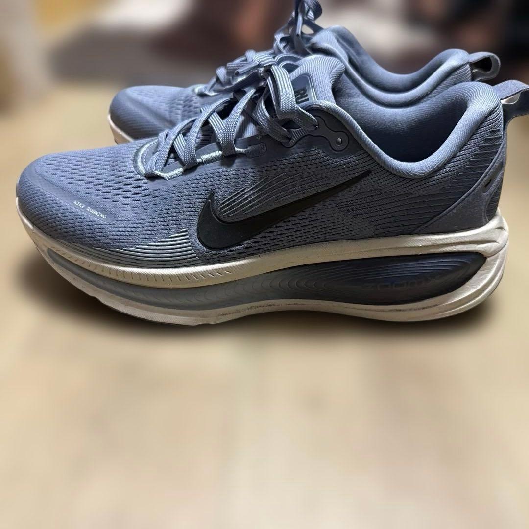 NIKE ボメロ18