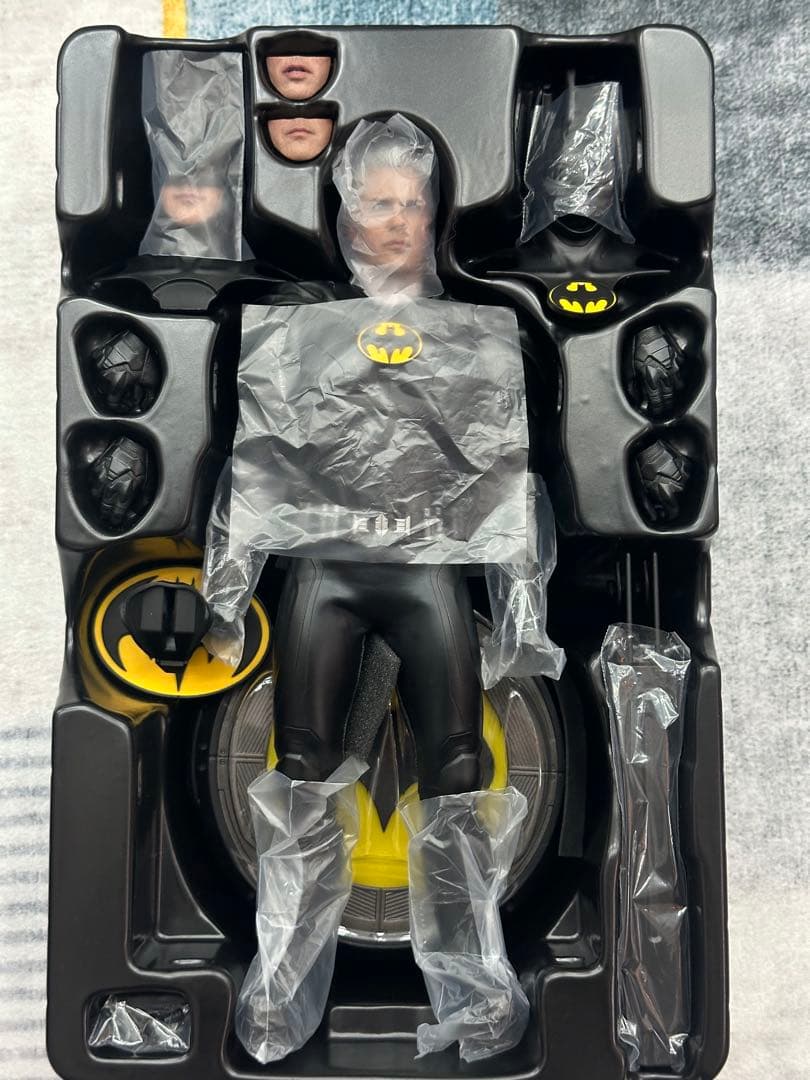 ホットトイズ　バットマン　モダンスーツ　フラッシュ