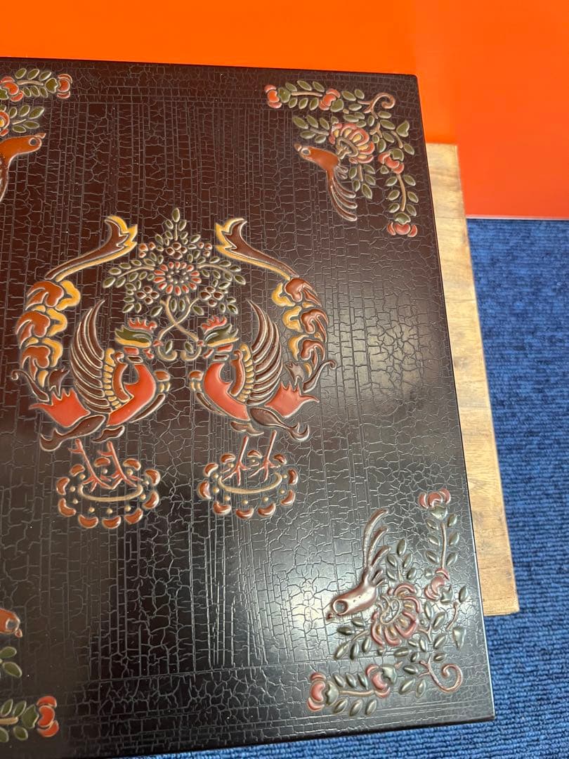 1443 木箱 道具箱  漆塗り 盛漆絵 正倉院鳳凰図 花喰鳥 極楽鳥花 花柄