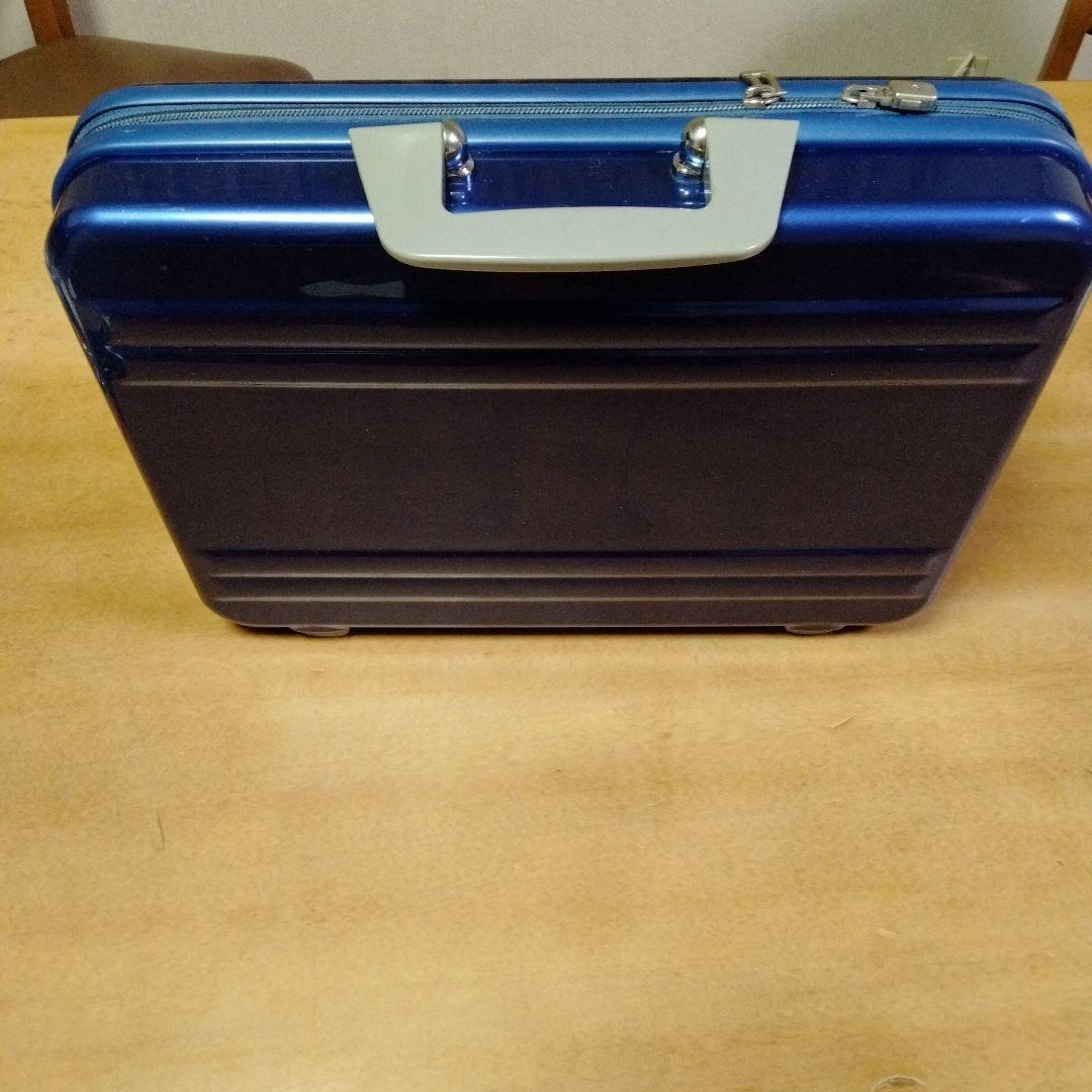 ゼロハリバートン　ポリカーボネート　青　ZEEO HALLIBURTON