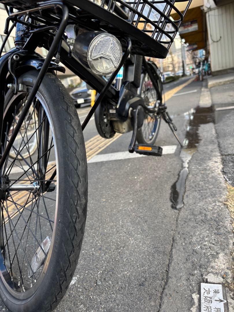 中古20㌅Panasonic電動アシスト自転車　8Ah 大阪　010番