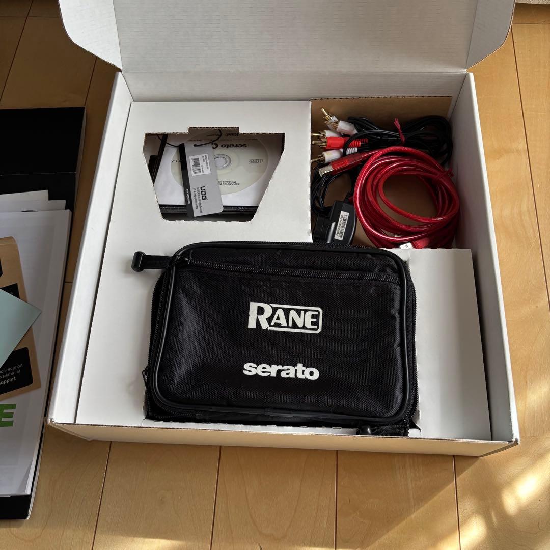RANE SL4 Serato DJインターフェース