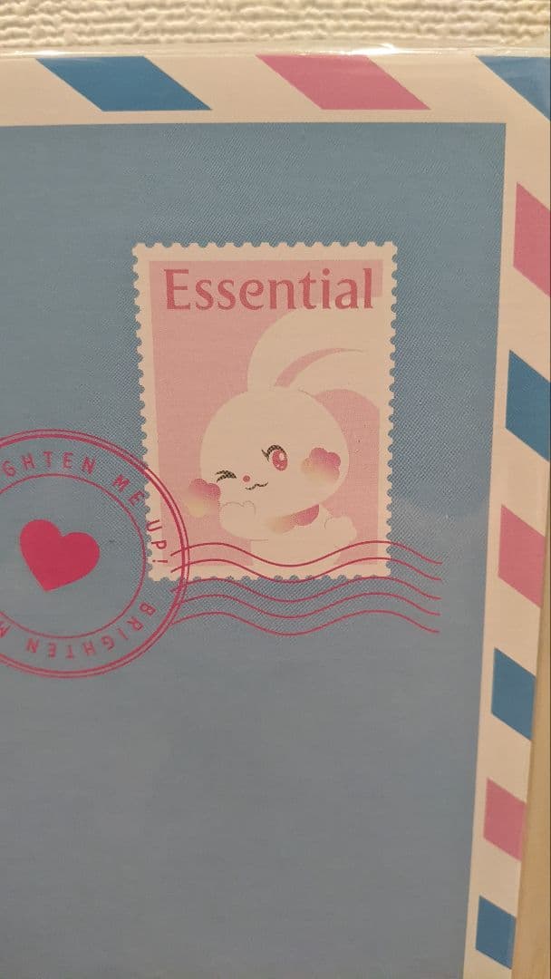 新品　花王 Essential with NewJeans ミニポスターセット