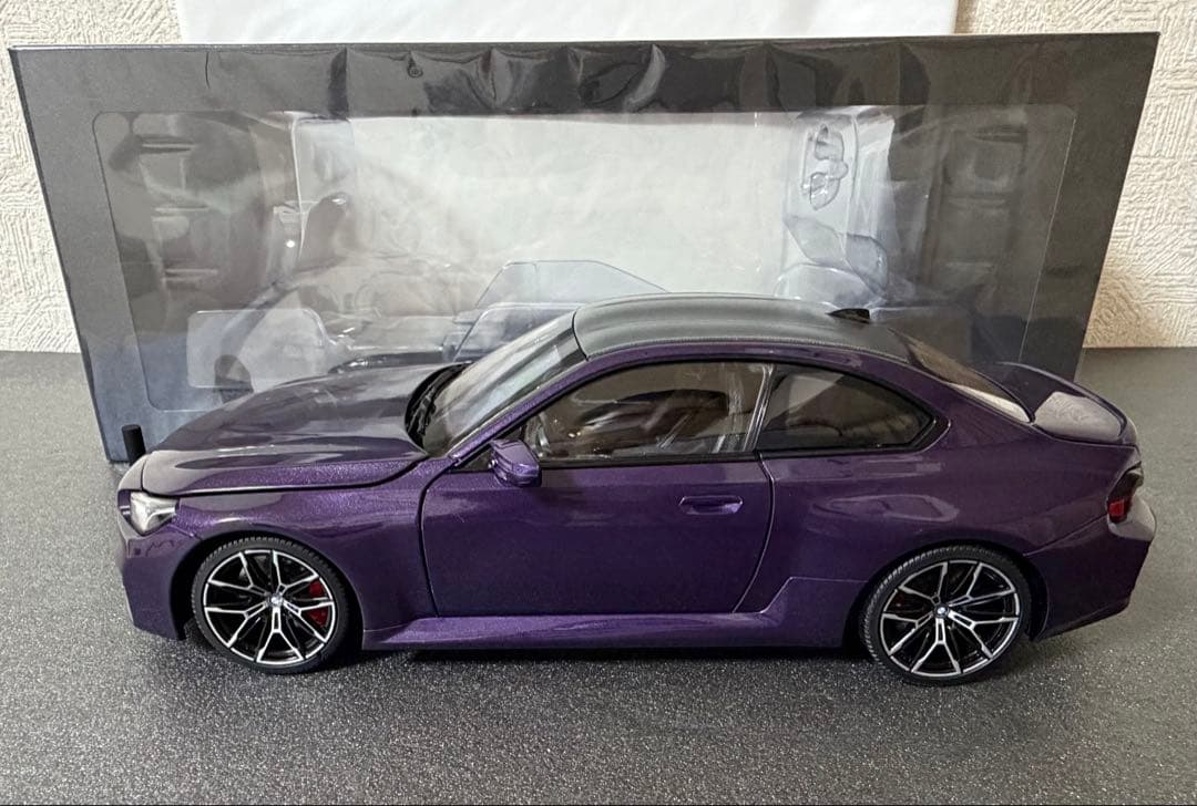 【新品同様】ミニチャンプス M2クーペG87 2023 パープル 1/18
