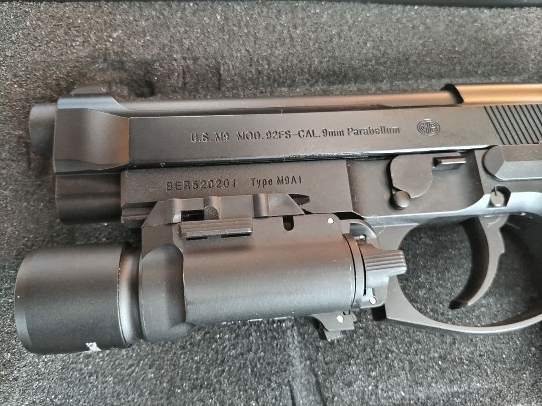 東京マルイ M9A1 ガスブローバック　ライト、パックマイヤー製グリップ