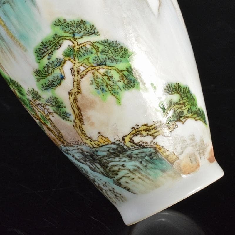 中国　中国景徳鎮製款　薄胎　粉彩漢詩山水文瓶　V　R6656