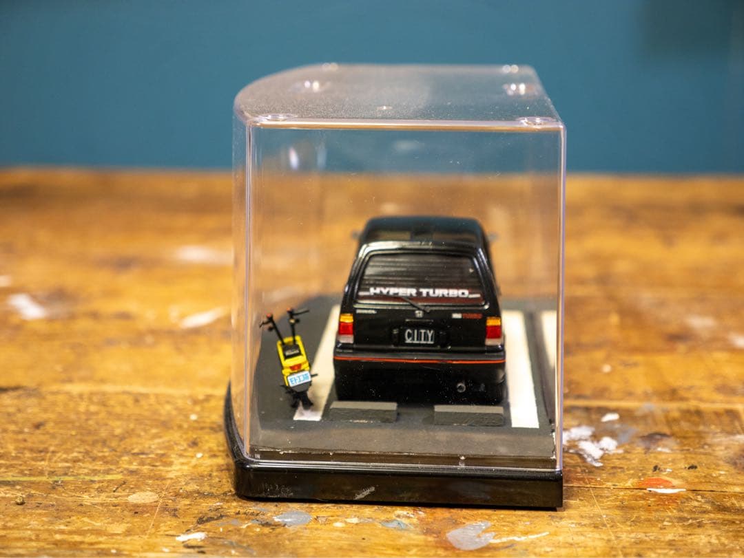 塗装完成済ジオラマケース付き　タミヤ　ホンダシティ　ターボ 1/24