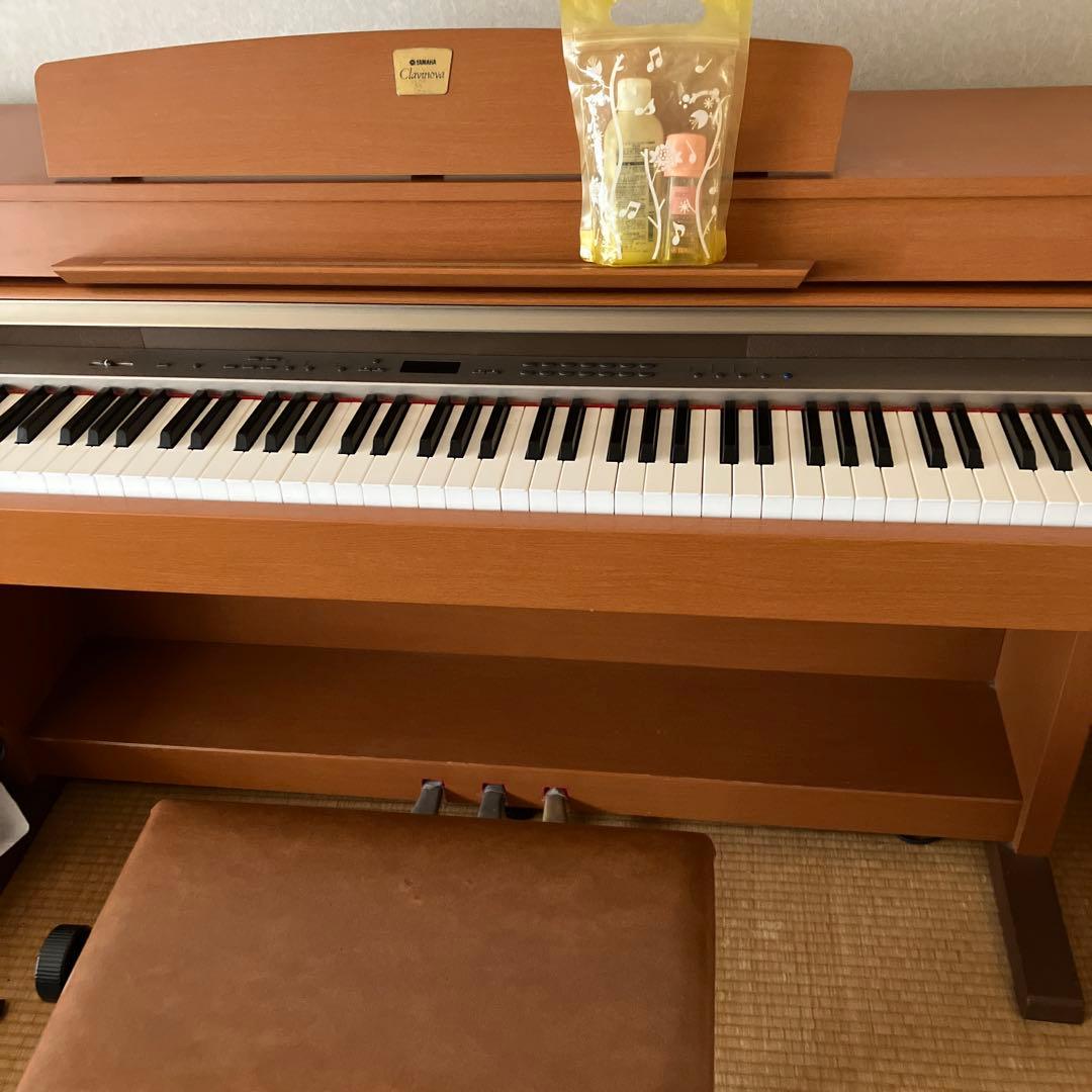 YAMAHA CLP−330 電子ピアノ ブラウン ペダルセット付きます
