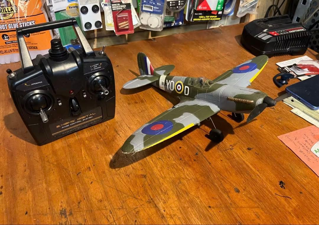 Volantex スピットファイア ラジコン飛行機 RC 戦闘機ワンキー曲技飛行