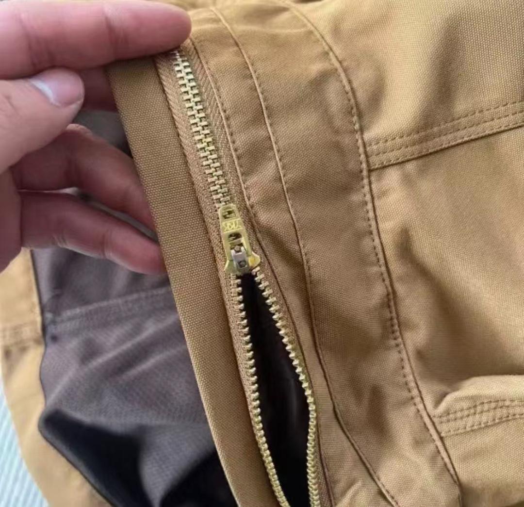 Carhartt×INVINCIBLE コラボ カーハート