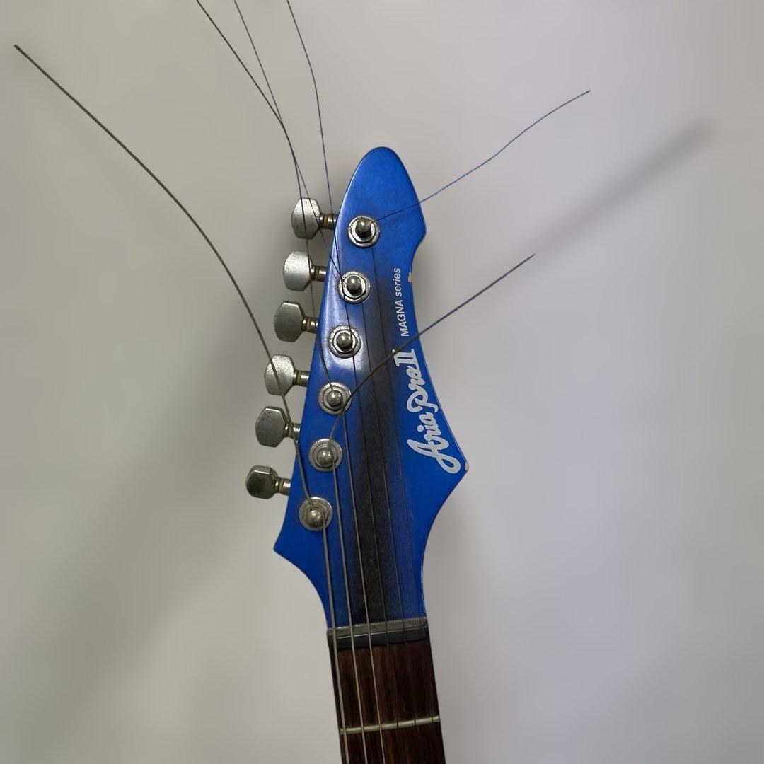 AriaPro II MAGNA series 青いエレキギター