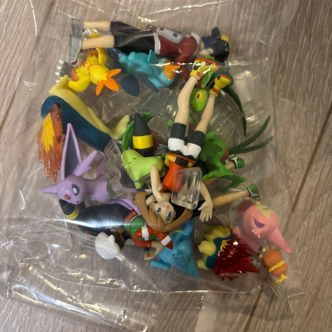 ポケモンスケールワールド　フィギュア　まとめ売り　リーフ、レッド、グリーン　等